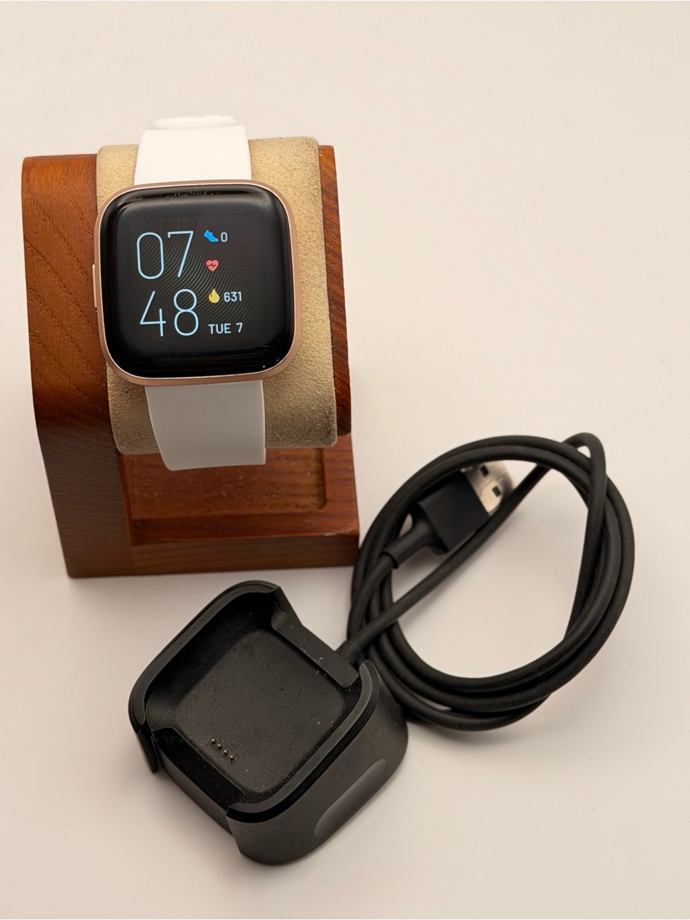 Fitbit Versa 2, Tested, Charger Included,  White/rose Gold, Fitness Tracker